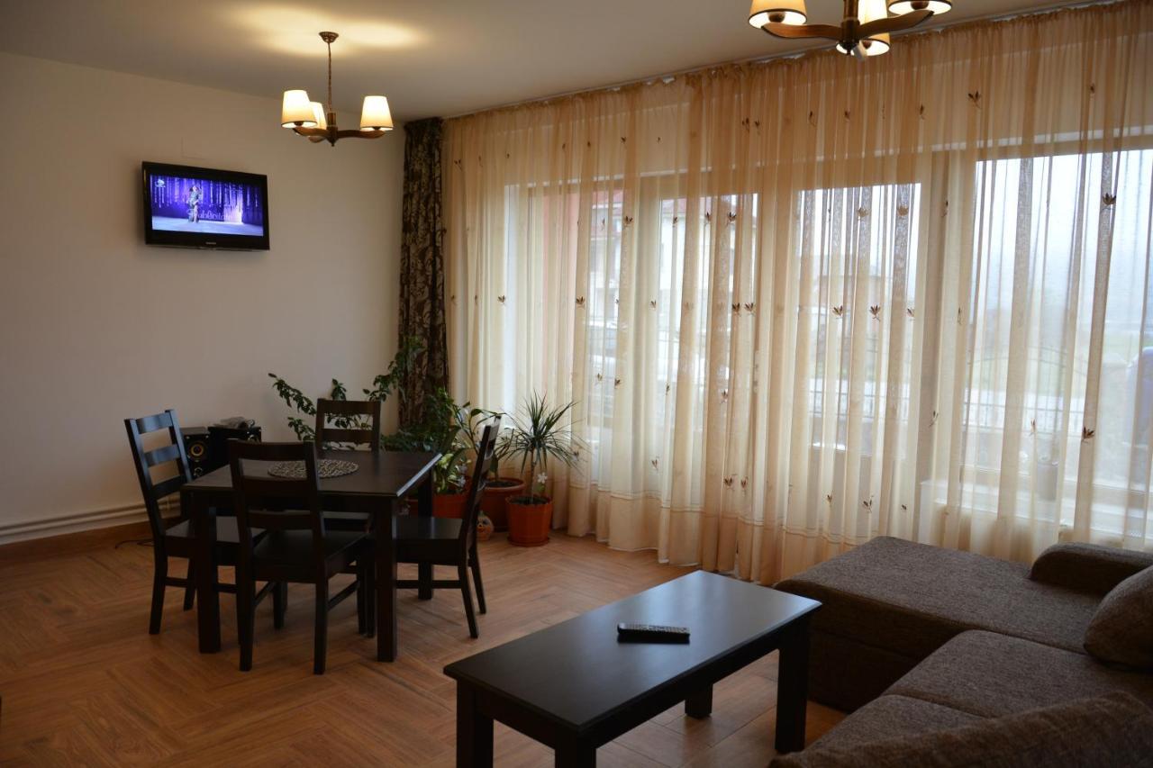 Casa Leu Hotell Curtea de Argeş Exteriör bild