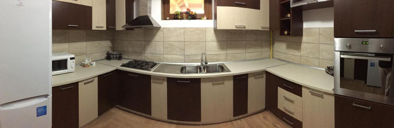 Casa Leu Hotell Curtea de Argeş Exteriör bild