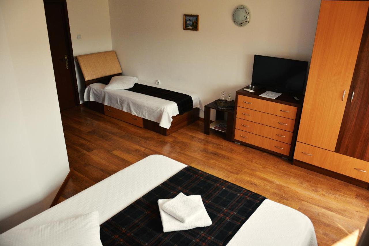 Casa Leu Hotell Curtea de Argeş Exteriör bild